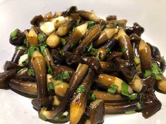 炒小黑鸡枞-半山腰·云南菜(侨福芳草地店)