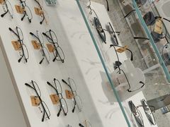 -J-Color眼镜·蔡司·依视路授权店(槐房万达广场店)