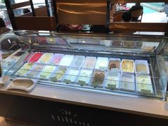 面包甜点陈列柜-OPEN開全日自助餐厅·牛肉火锅·海鲜(佛山希尔顿酒店)