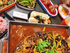 -路边边地标烧烤·川菜·小龙虾·音乐酒馆(良乡长虹店)