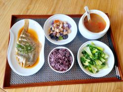 -臻康乃馨月子中心(集美店)