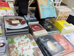 -钟书阁(松江泰晤士小镇店)