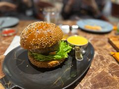 瀑布芝士牛肉汉堡-Let'sBURGERplus·非常创意汉堡(三里屯店)