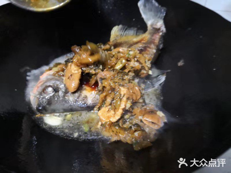 酸菜红烧金鲳鱼，高蛋白低脂肪为健康打call！