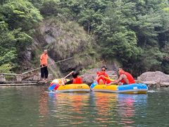 -安吉龙王山峡谷漂流