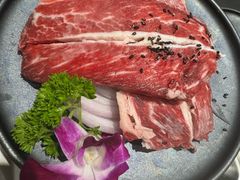 -山野的朋友露营炭火烤肉