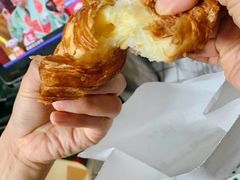 爆浆牛角包-六贤记(杭州龙湖滨江天街店)