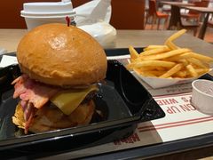 -The Habit Burger Grill 哈比特汉堡(复兴soho店)