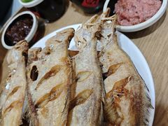 炸偏口鱼-日月昇渔家菜·海肠捞饭·大连海鲜(星海公园店)