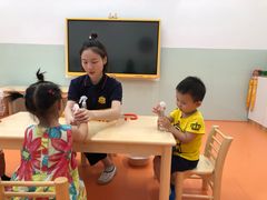 -小门牙好性格托育(北外滩中心)