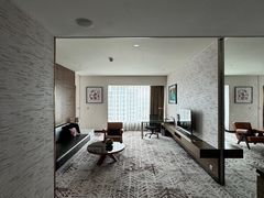 -上海虹桥西郊假日酒店