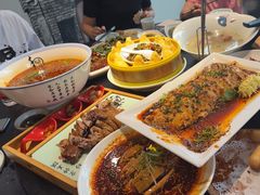 -有红鸡毛店·川菜(建设路店)