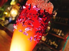 烈焰红唇-胡桃里音乐酒馆(环亚凯瑟琳广场店)