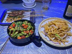 -老街烧烤大排档·地道湖北菜·龙虾馆(汉口火车站店)