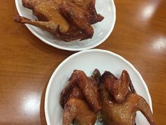 红烧乳鸽-煲煲掂风味煲仔饭餐厅(西区店)