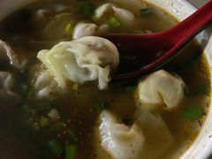 -碑亭巷老王柴火馄饨