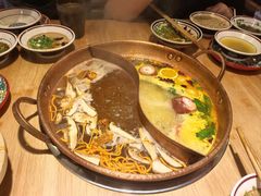 -洱火云南酸菜牛肉火锅(石景山当代商城店)