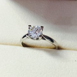 -威德钻石-克拉钻大本营(南京东路店)