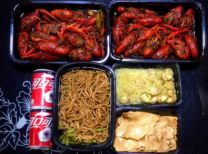 麻小·麻辣诱惑(通州店)-"夜里叫外卖种类选择很少 除了烤串就是小龙.