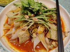 新疆凉皮-巴扎美食·新疆菜·西域歌舞表演餐厅(新疆大厦店)