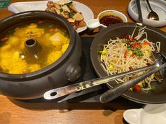 -云海肴·汽锅鸡·云南菜(天山百盛优客店)