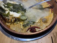 -洱火云南酸菜牛肉火锅(石景山当代商城店)