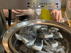 -围炉肉舍•炭烤活鳗•丹东海鲜烤肉(步行街店)