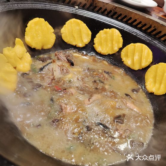 艺都小院一锅鲜酒馆ktv包间