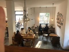 大堂-MAISON门前杂货店