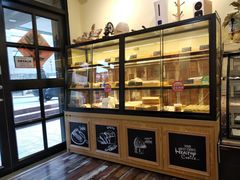 面包甜点陈列柜-啊噗吐呦现场烘焙(麦凯乐店)