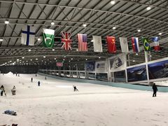 -乔波室内滑雪场