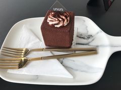 -UNI UNI(环亚凯瑟琳店)