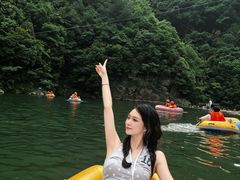 -安吉龙王山峡谷漂流
