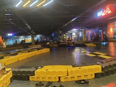 -极限PLAY运动娱乐新世界·团建派对表演休闲馆·室内高空游乐园
