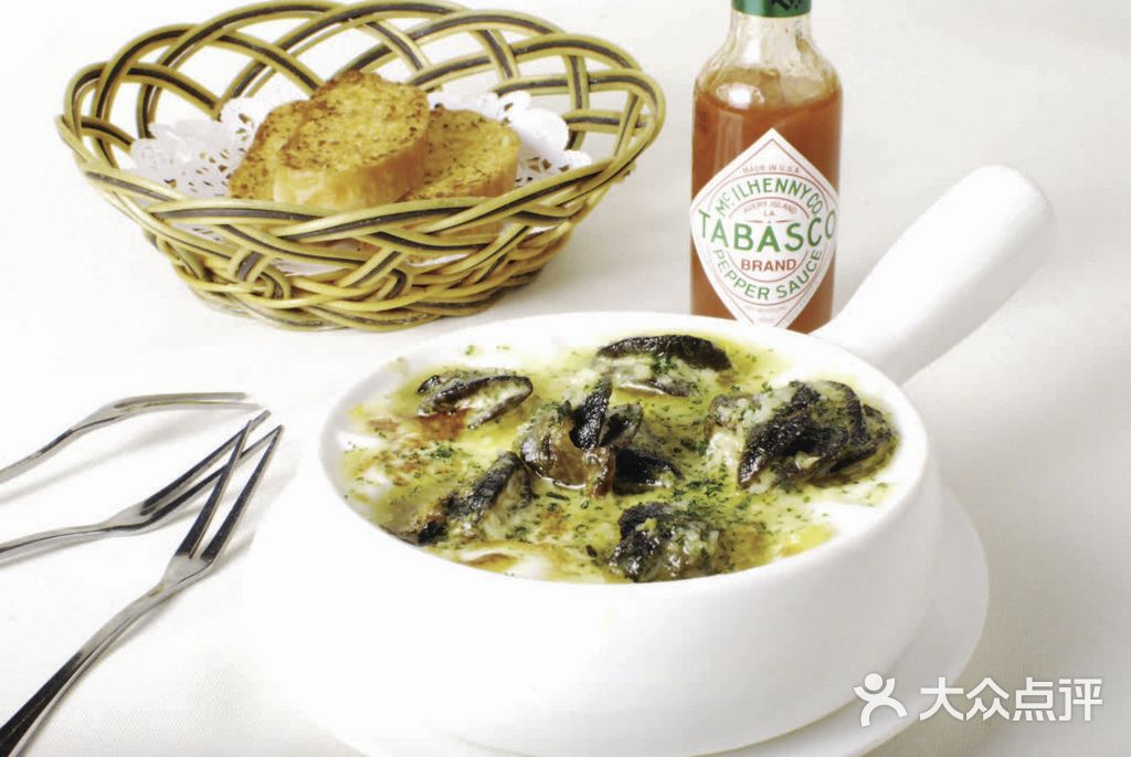 法式焗蜗牛配蒜蓉面包