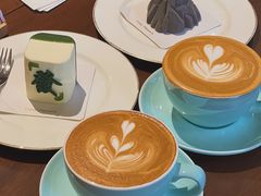 拿铁咖啡-Fridi Patisserie Cafe