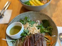 泰式煎牛肉泰碗配绿咖喱酱-Wagas沃歌斯(环贸店)