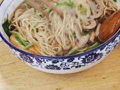 -镇南锅盖面馆(解放路店)