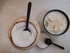 -志龙皇冠吃货椰子铺