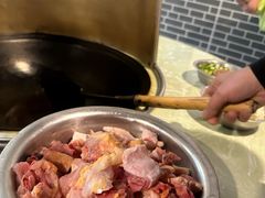 -农家柴房土灶柴火烧鸡