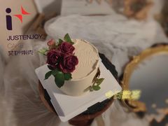 邂逅鲜花双层蛋糕-艾加柒克蛋糕茶歇甜品台(春熙路店)