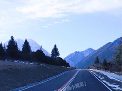 -亚拉雪山风景区