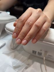-花岐款式专研健康美甲沙龙