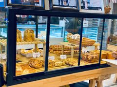 面包甜点陈列柜-熊叔熊婶面包房(团结湖店)