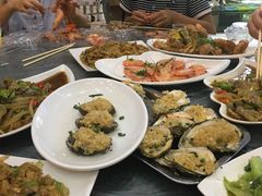 -覃记海鲜美食餐厅