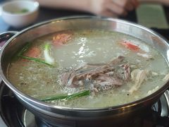 -老石黑山羊毛驴肉火锅(金凯广场店)