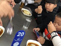 -后街女孩肠粉店