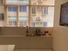 -卡罗酒店(东门晒布地铁站店)