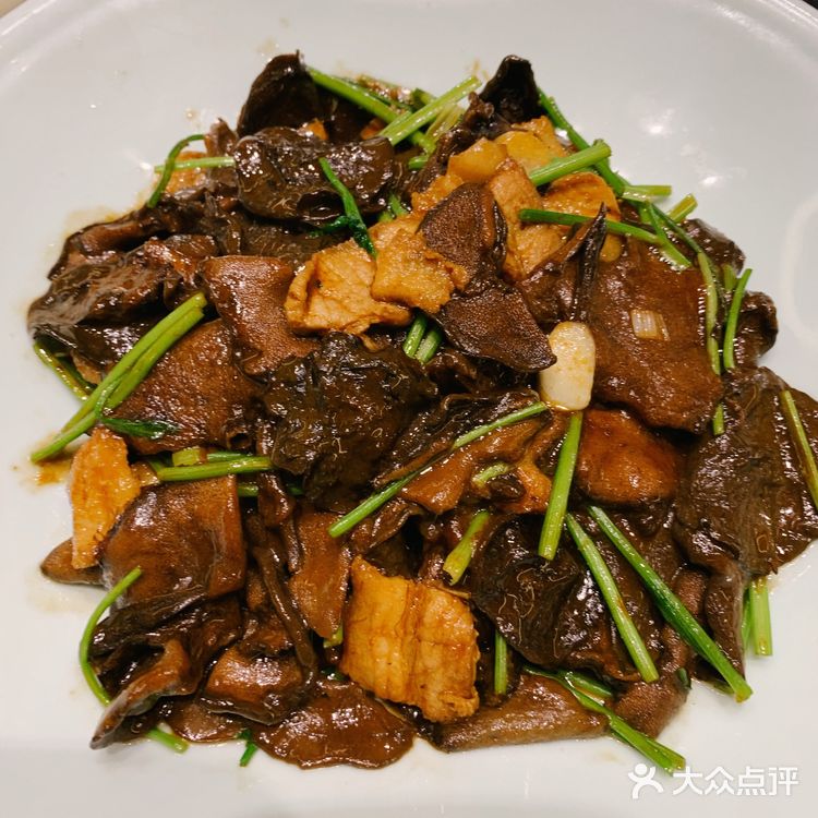味道都不错，菜品种类很多，就是量有点小