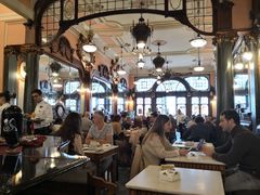-Majestic Café